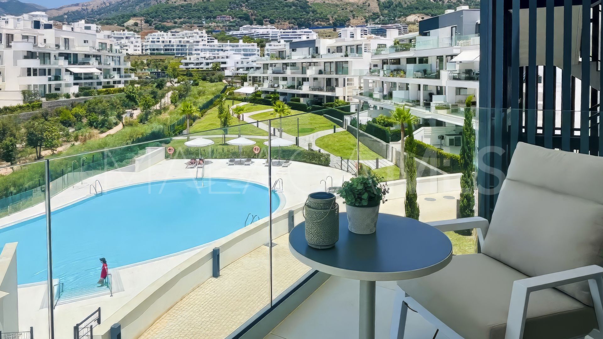 Buy apartment in El Higueron