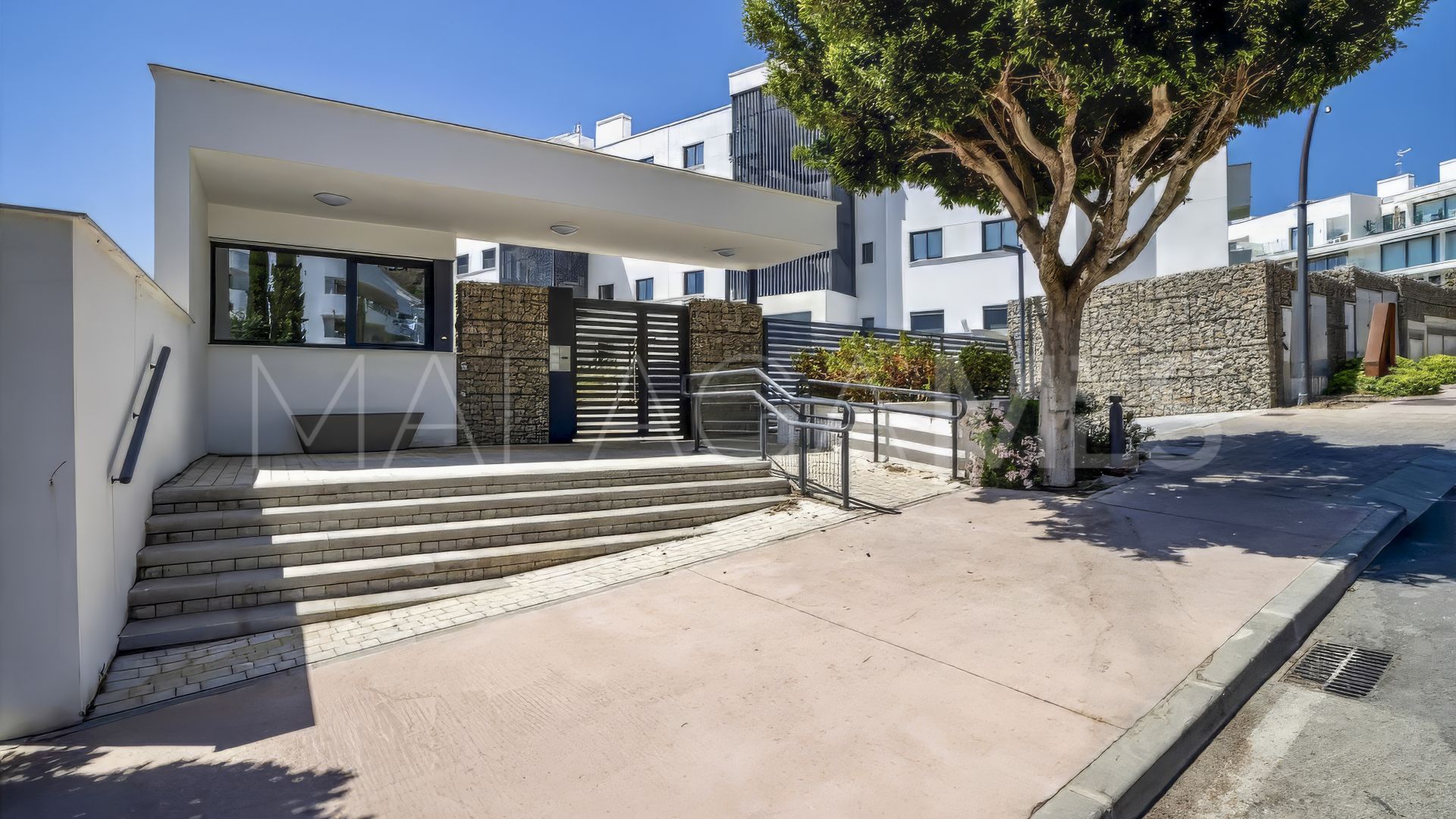 Buy apartment in El Higueron