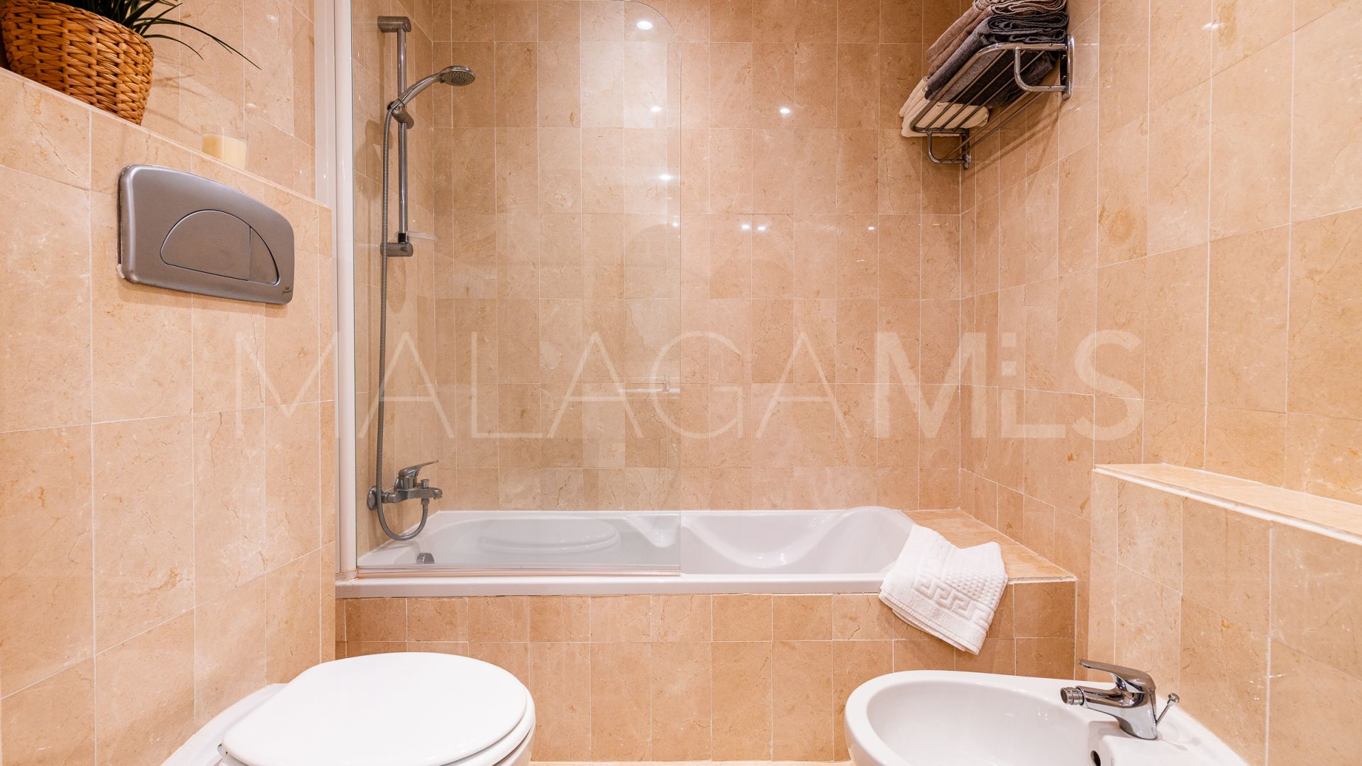 Takvåning for sale in Calahonda