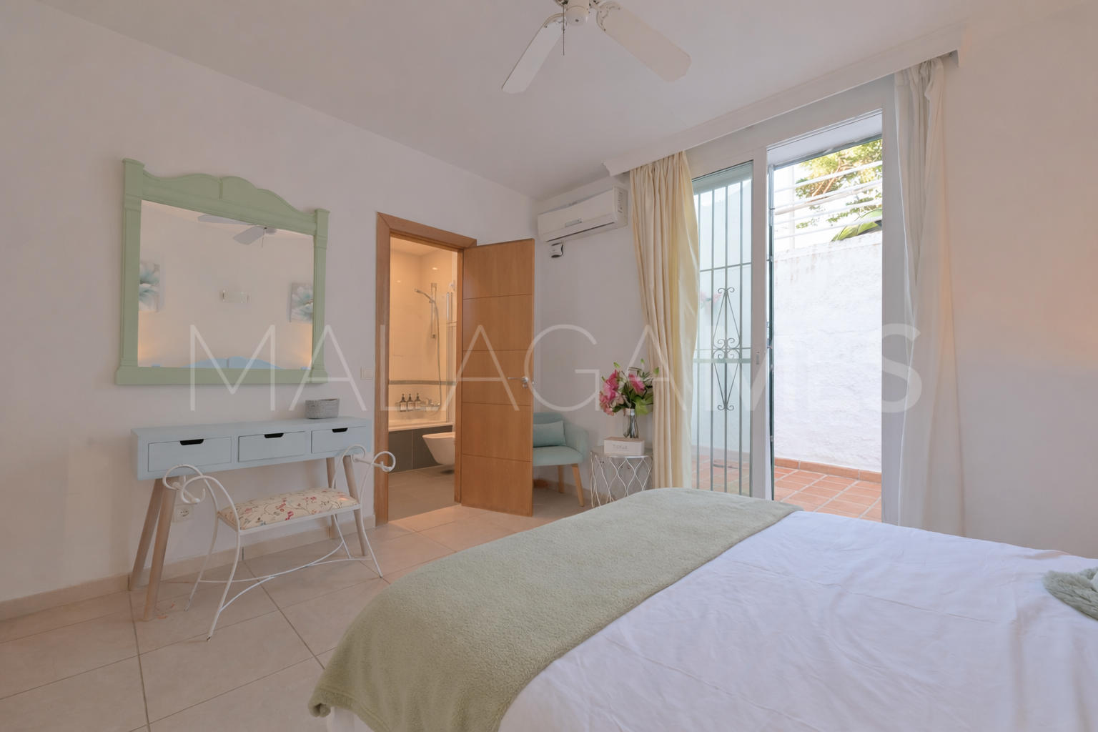 Calahonda, apartamento planta baja with 3 bedrooms a la venta
