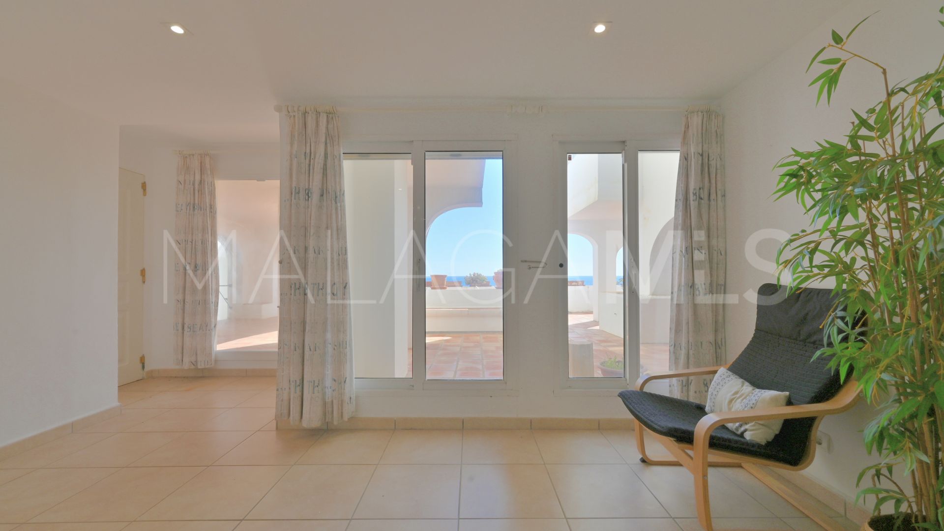 Calahonda, apartamento planta baja with 3 bedrooms a la venta