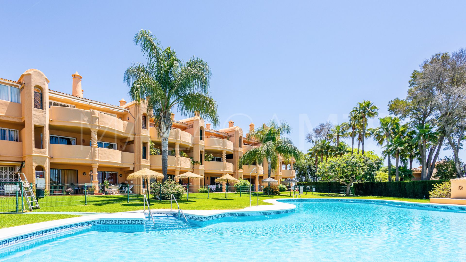 Penthaus for sale in Calahonda