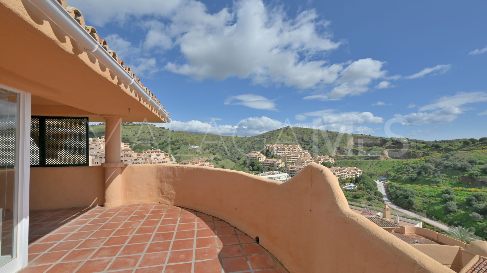 Penthaus for sale in Calahonda