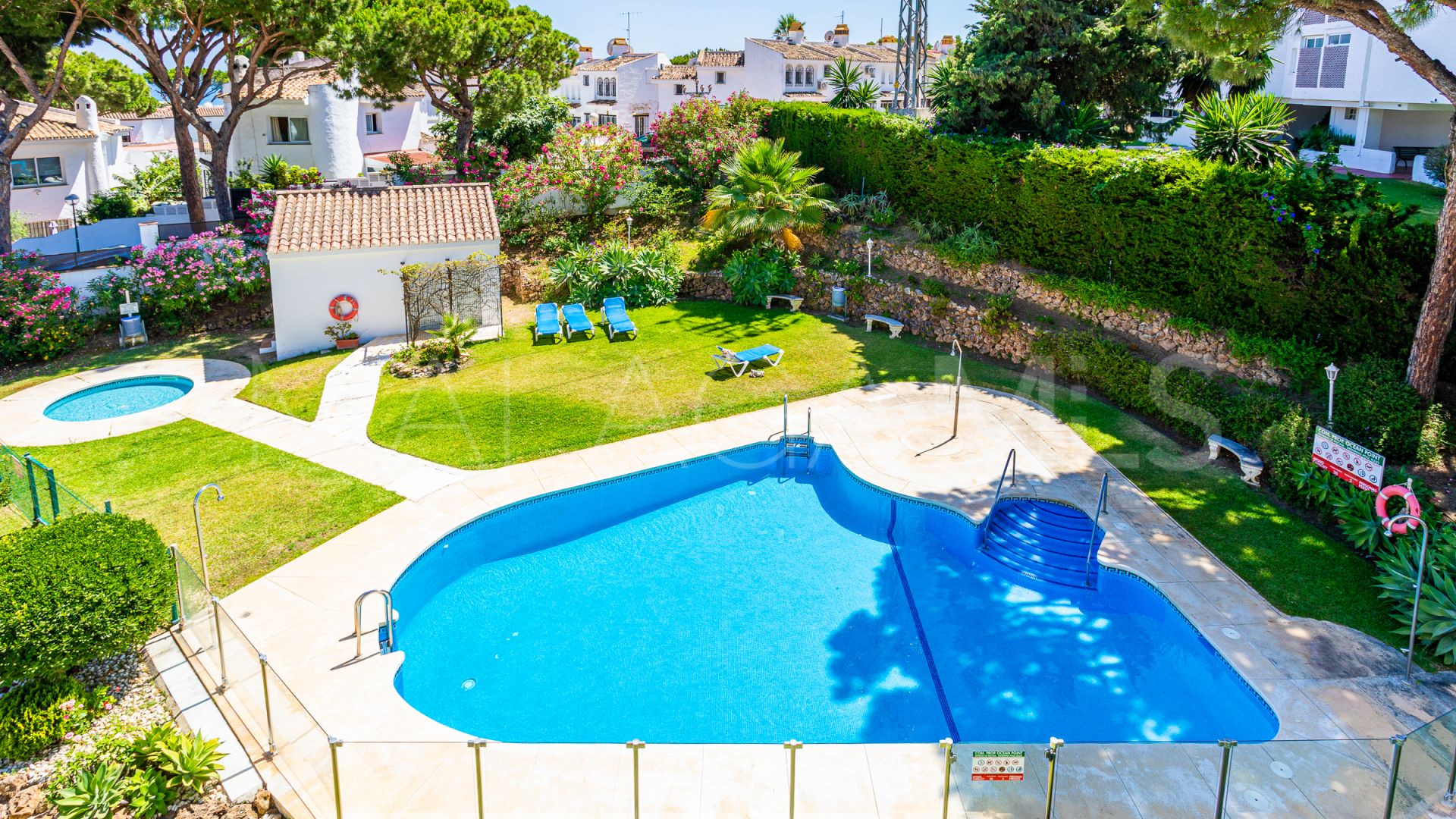 Apartment in Calahonda for sale