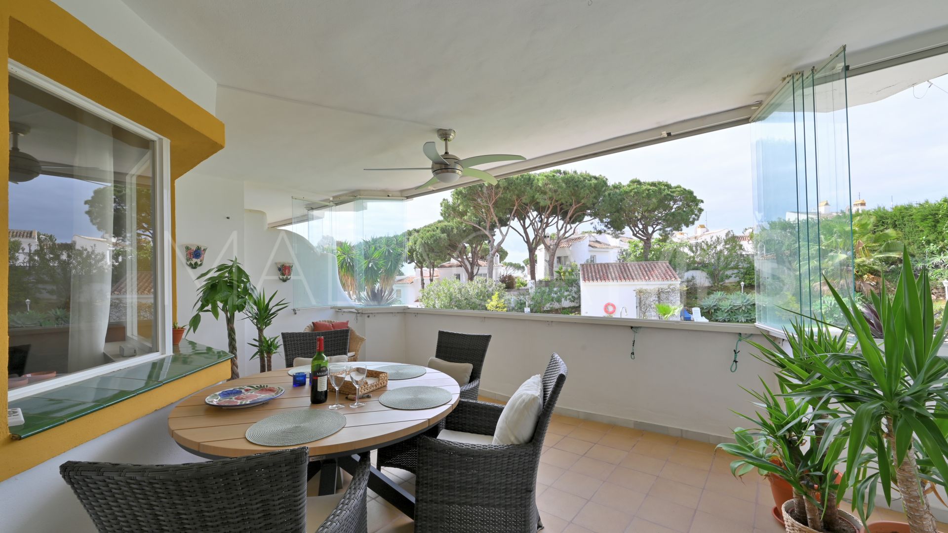 Apartment in Calahonda for sale
