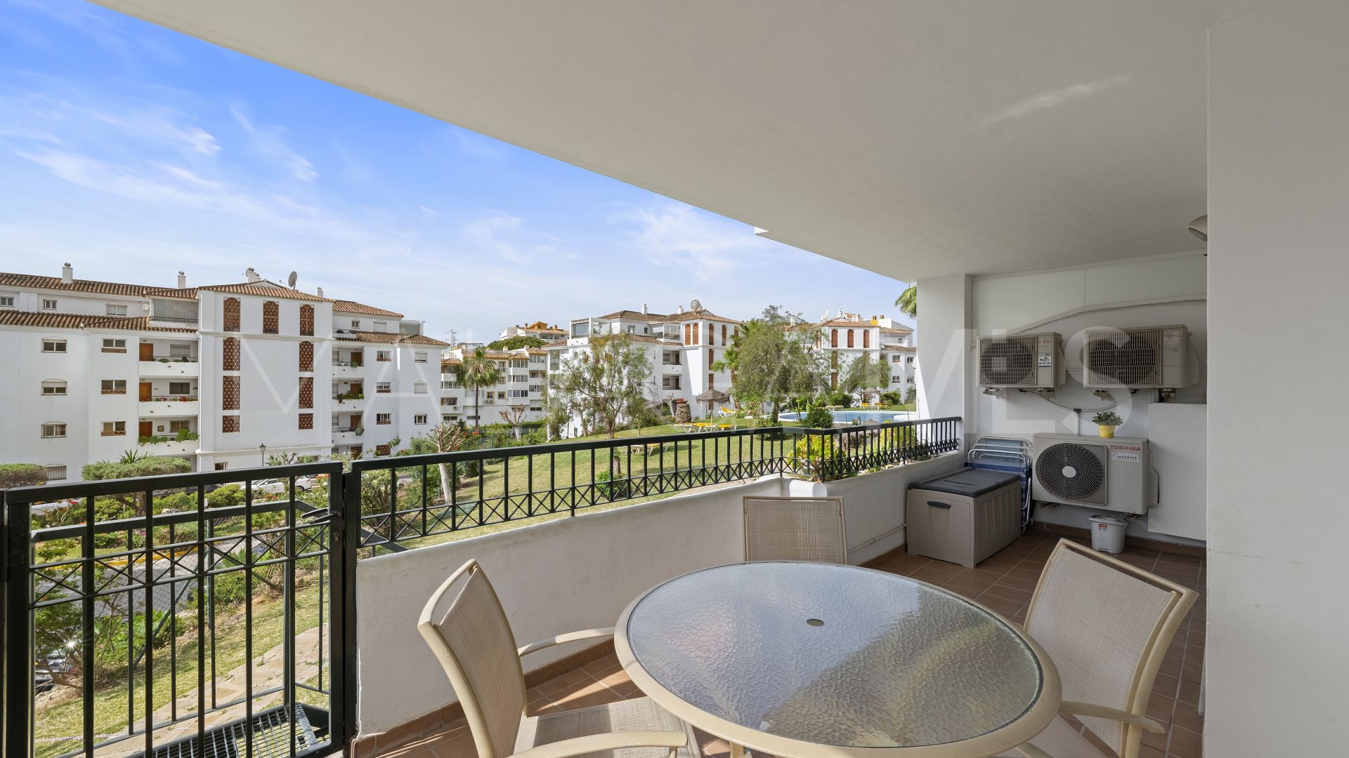 Apartamento planta baja with 3 bedrooms for sale in Calahonda
