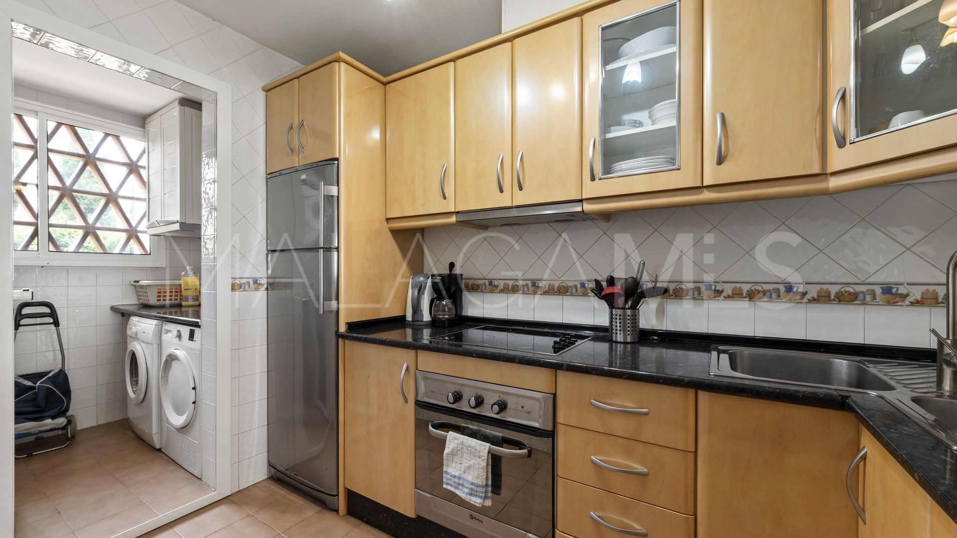 Apartamento planta baja with 3 bedrooms for sale in Calahonda