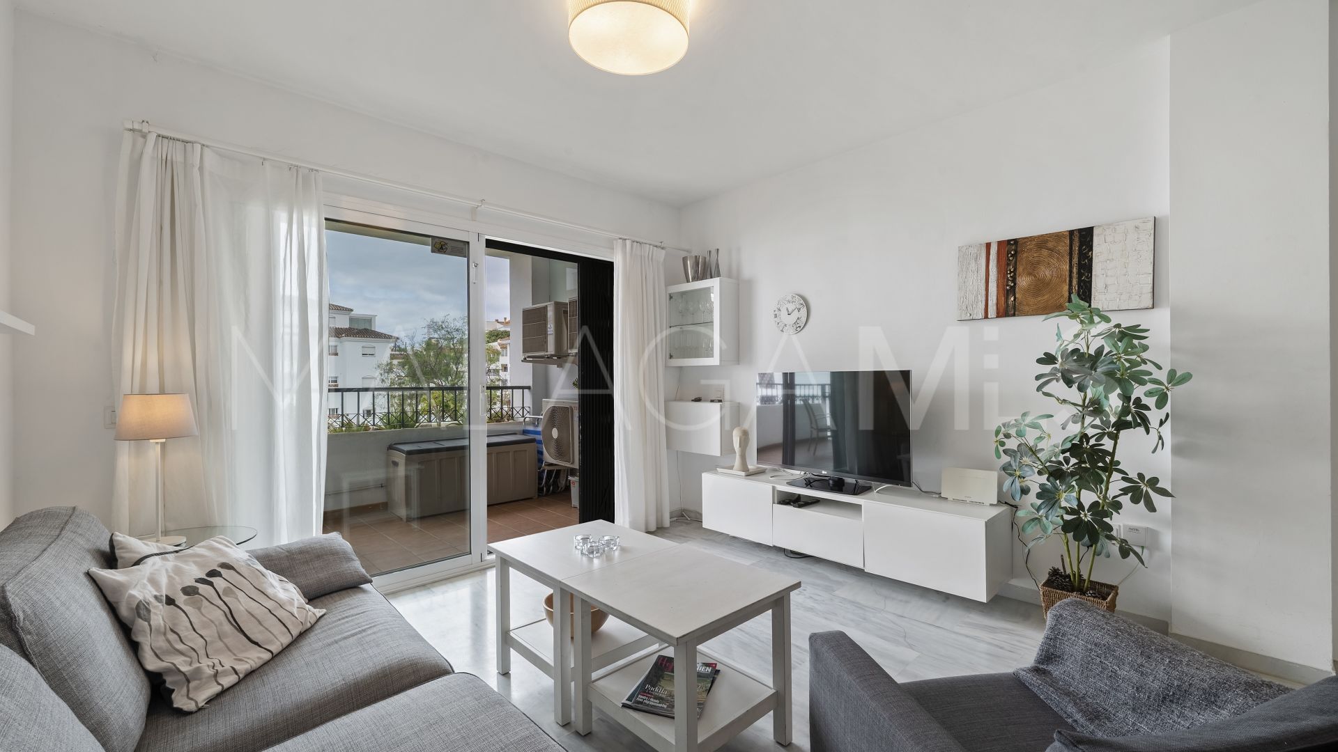 Apartamento planta baja with 3 bedrooms for sale in Calahonda