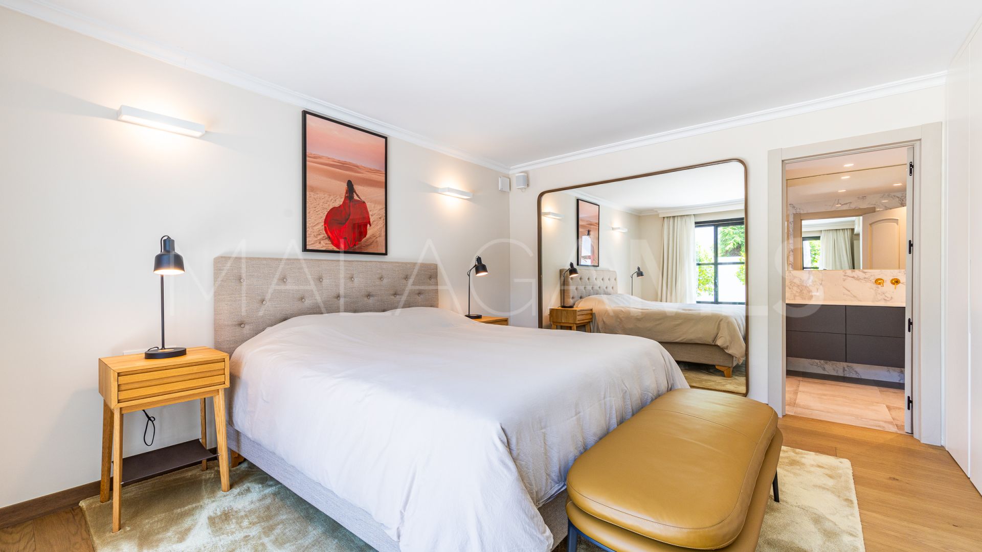 Villa for sale in Los Monteros
