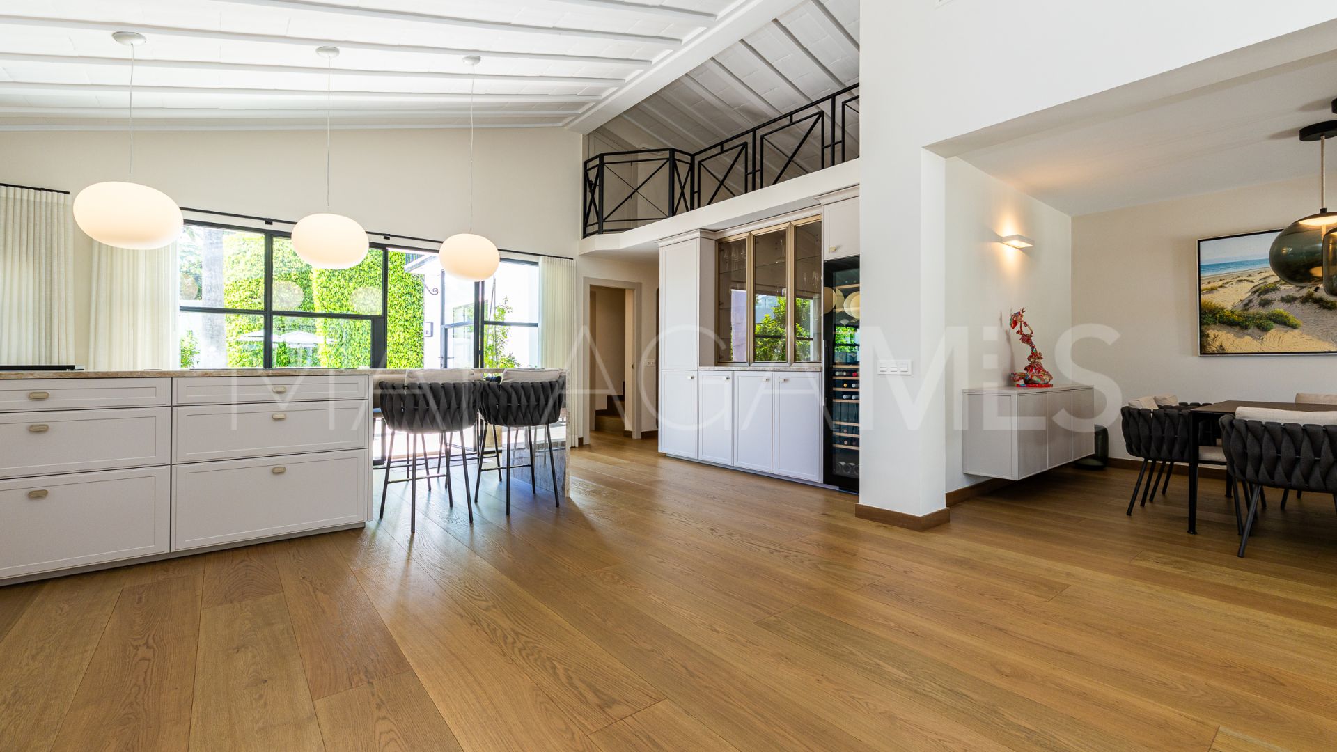 Villa for sale in Los Monteros