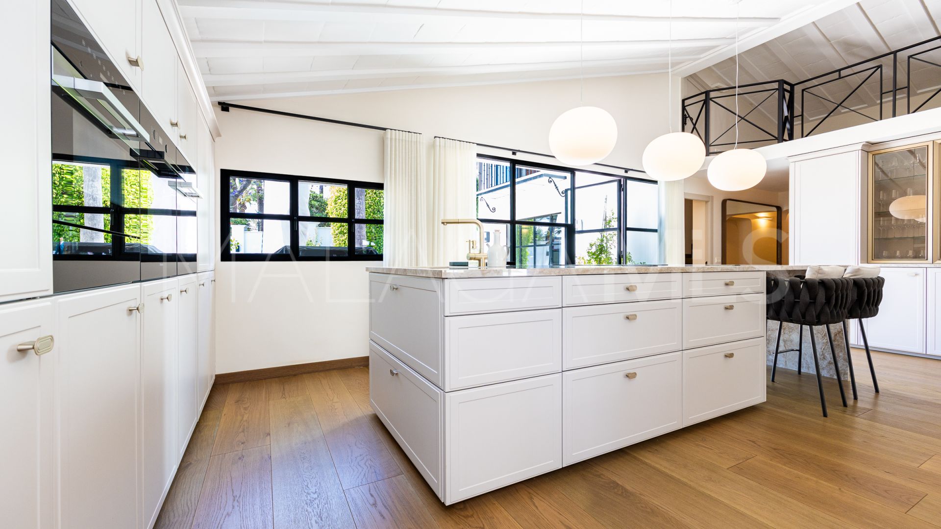 Villa for sale in Los Monteros