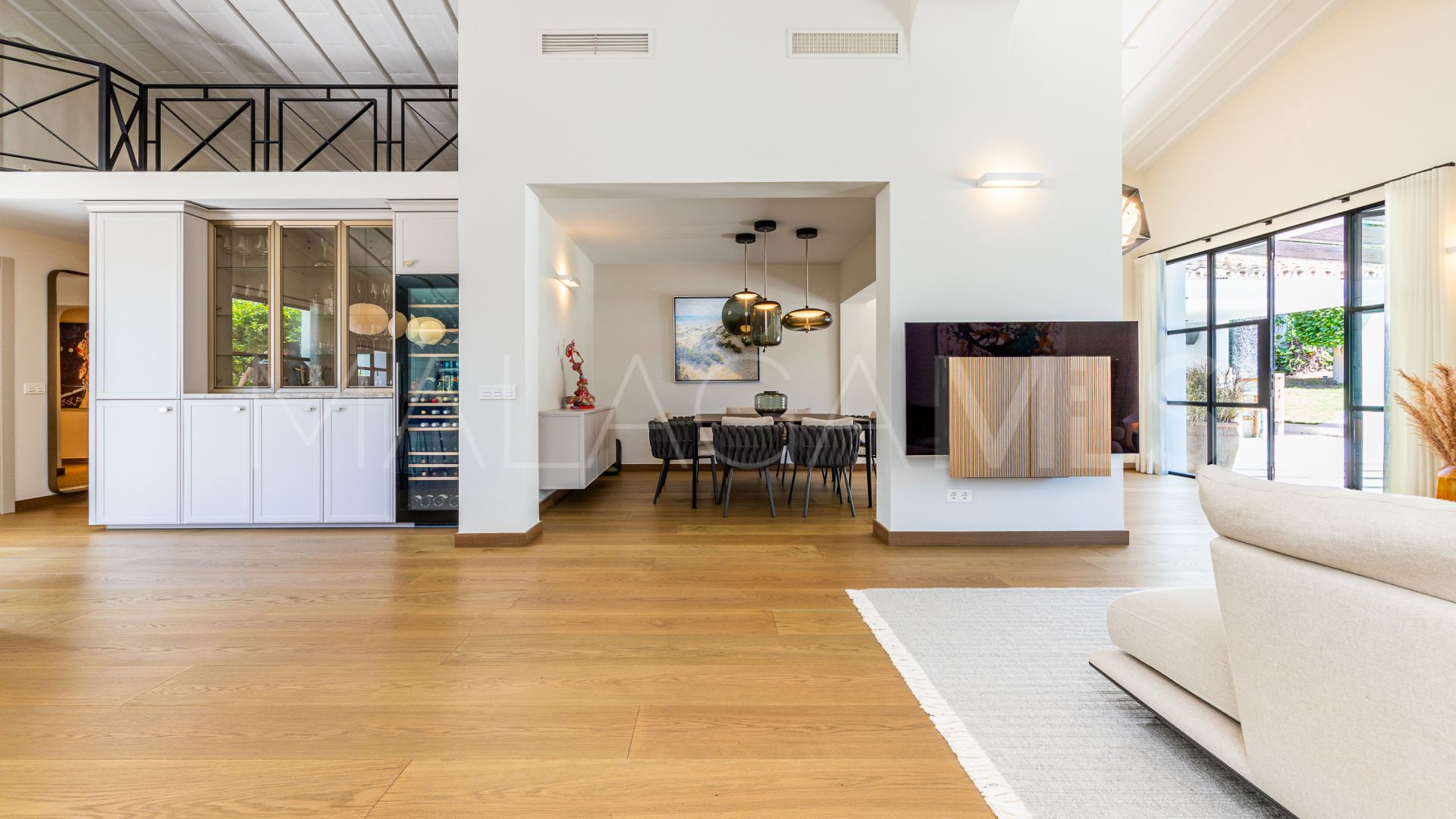Villa for sale in Los Monteros