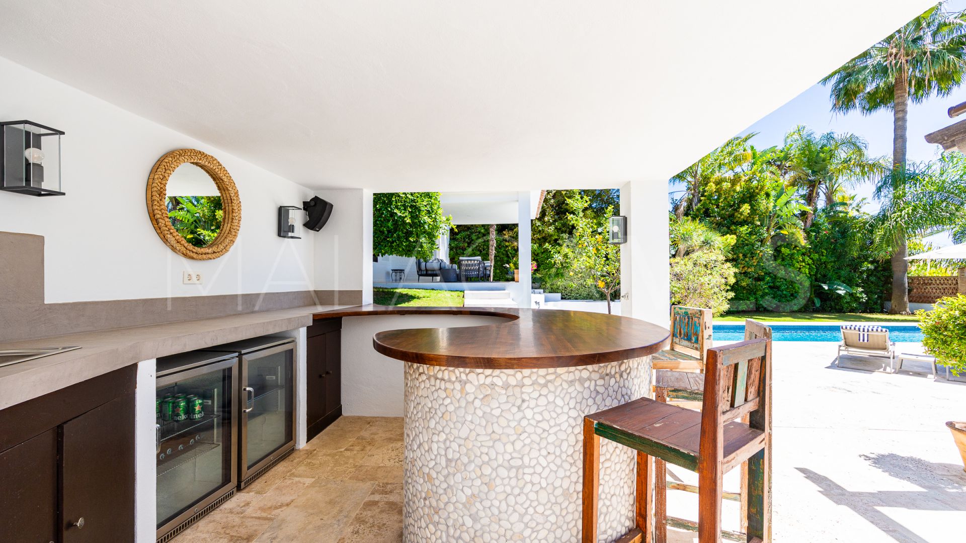 Villa for sale in Los Monteros