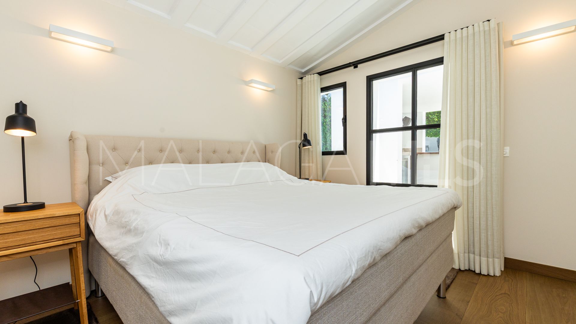 Villa for sale in Los Monteros