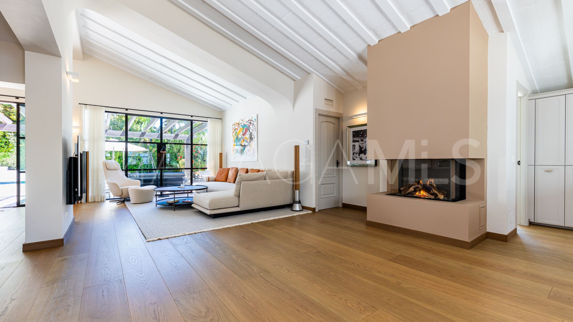 Villa for sale in Los Monteros