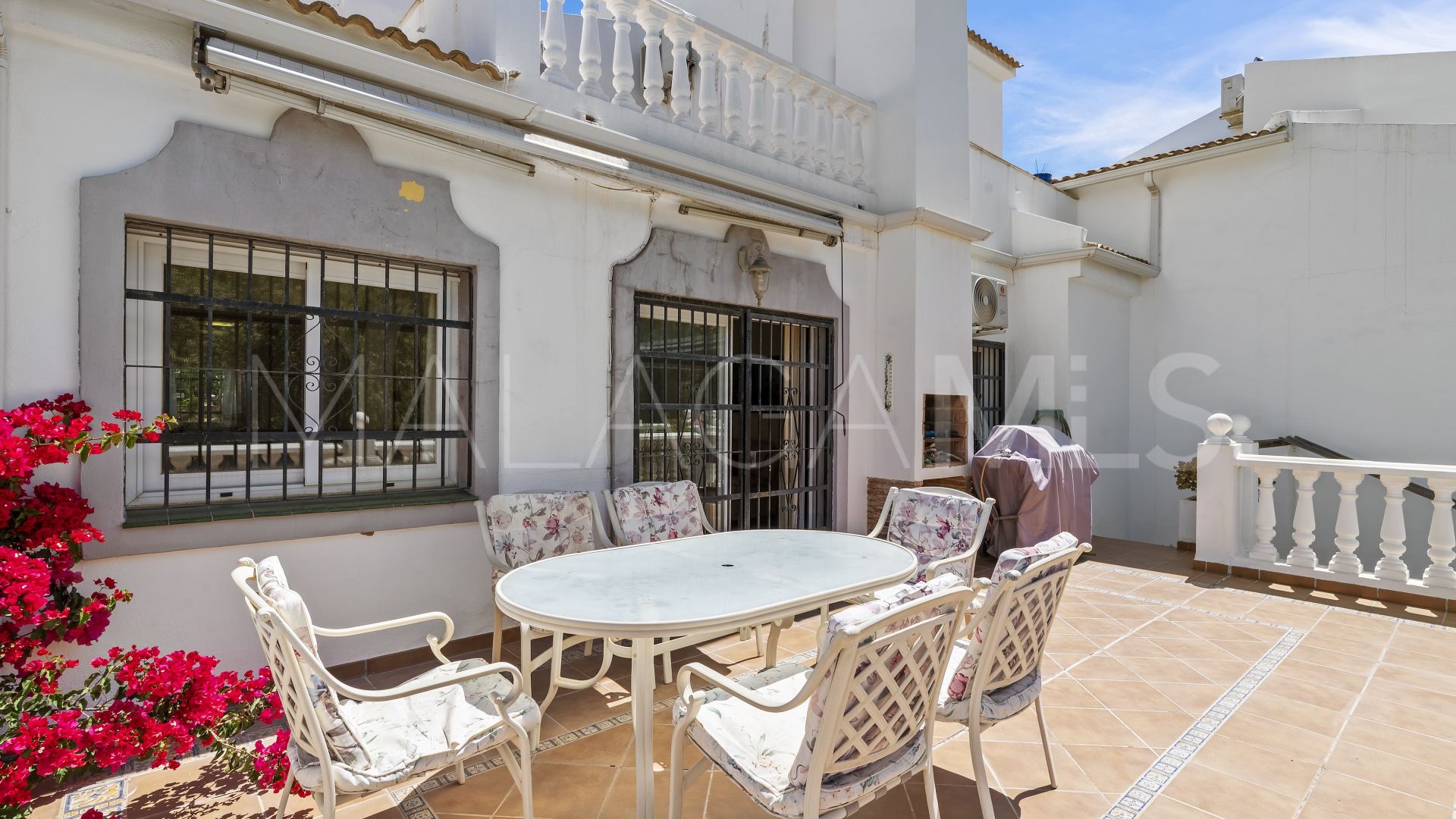 Adosado a la venta in Calahonda