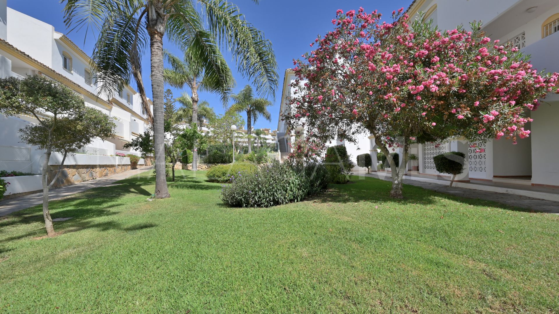 Duplex rez de chaussée for sale in Calahonda
