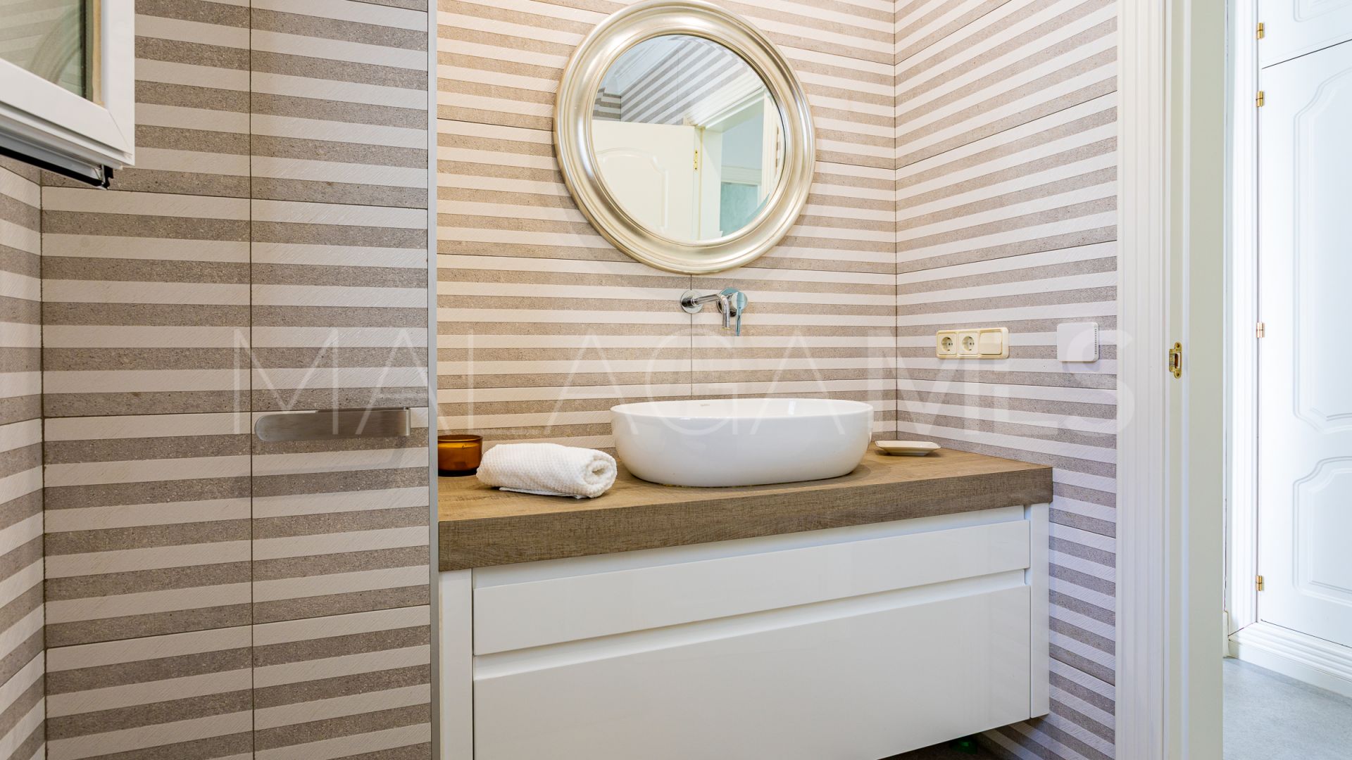 Villa de 6 bedrooms a la venta in Calahonda