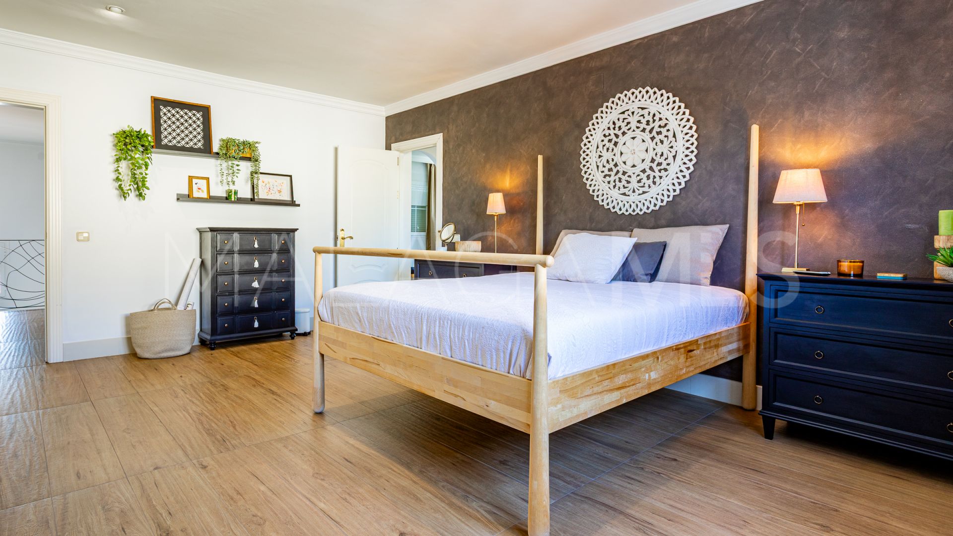 Villa de 6 bedrooms a la venta in Calahonda