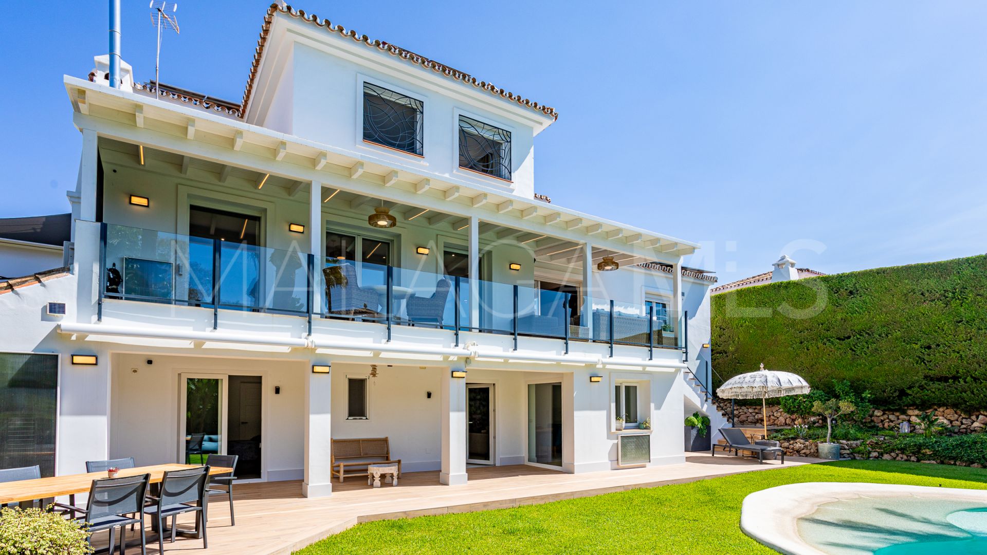 Villa de 6 bedrooms a la venta in Calahonda