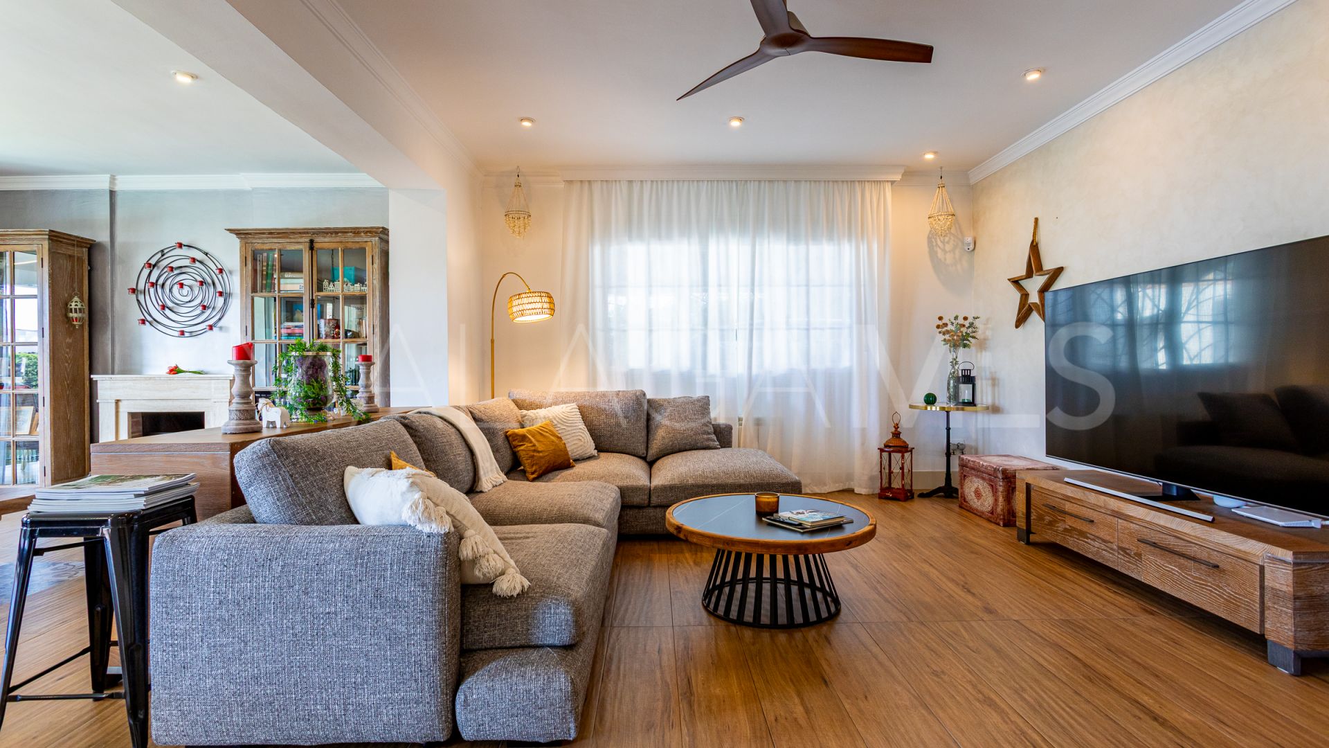 Villa de 6 bedrooms a la venta in Calahonda
