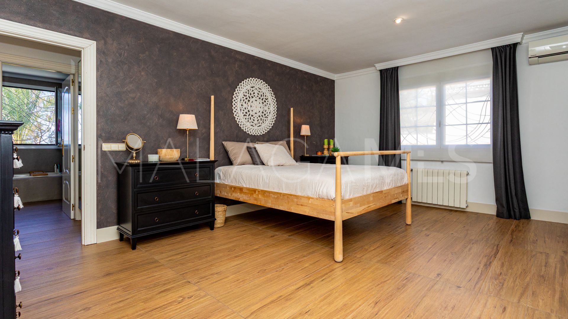 Villa de 6 bedrooms a la venta in Calahonda