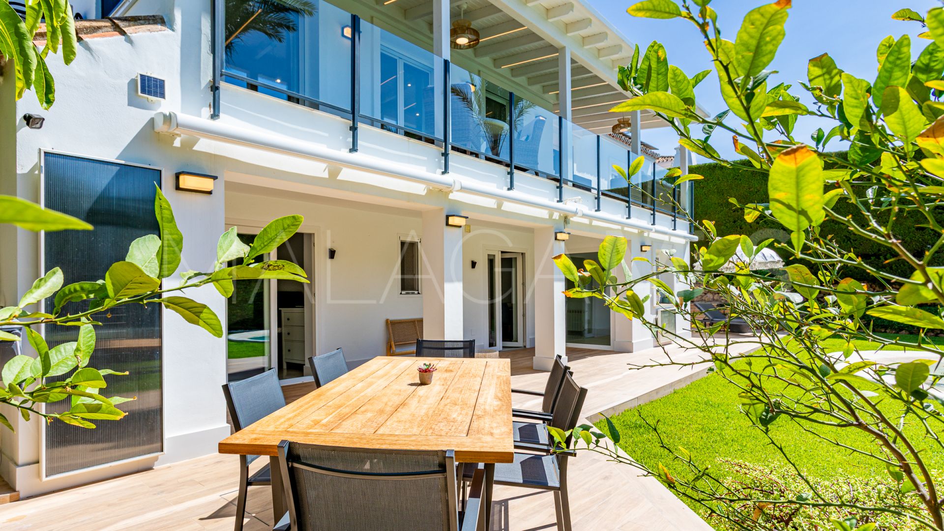 Villa de 6 bedrooms a la venta in Calahonda