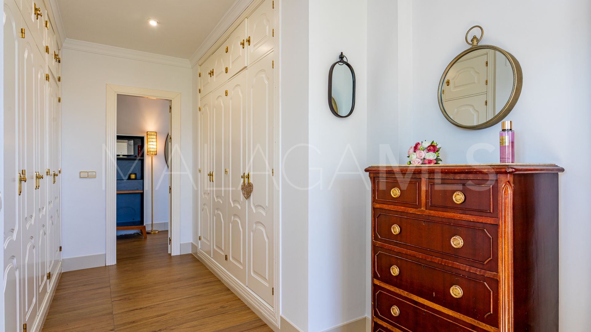 Villa de 6 bedrooms a la venta in Calahonda