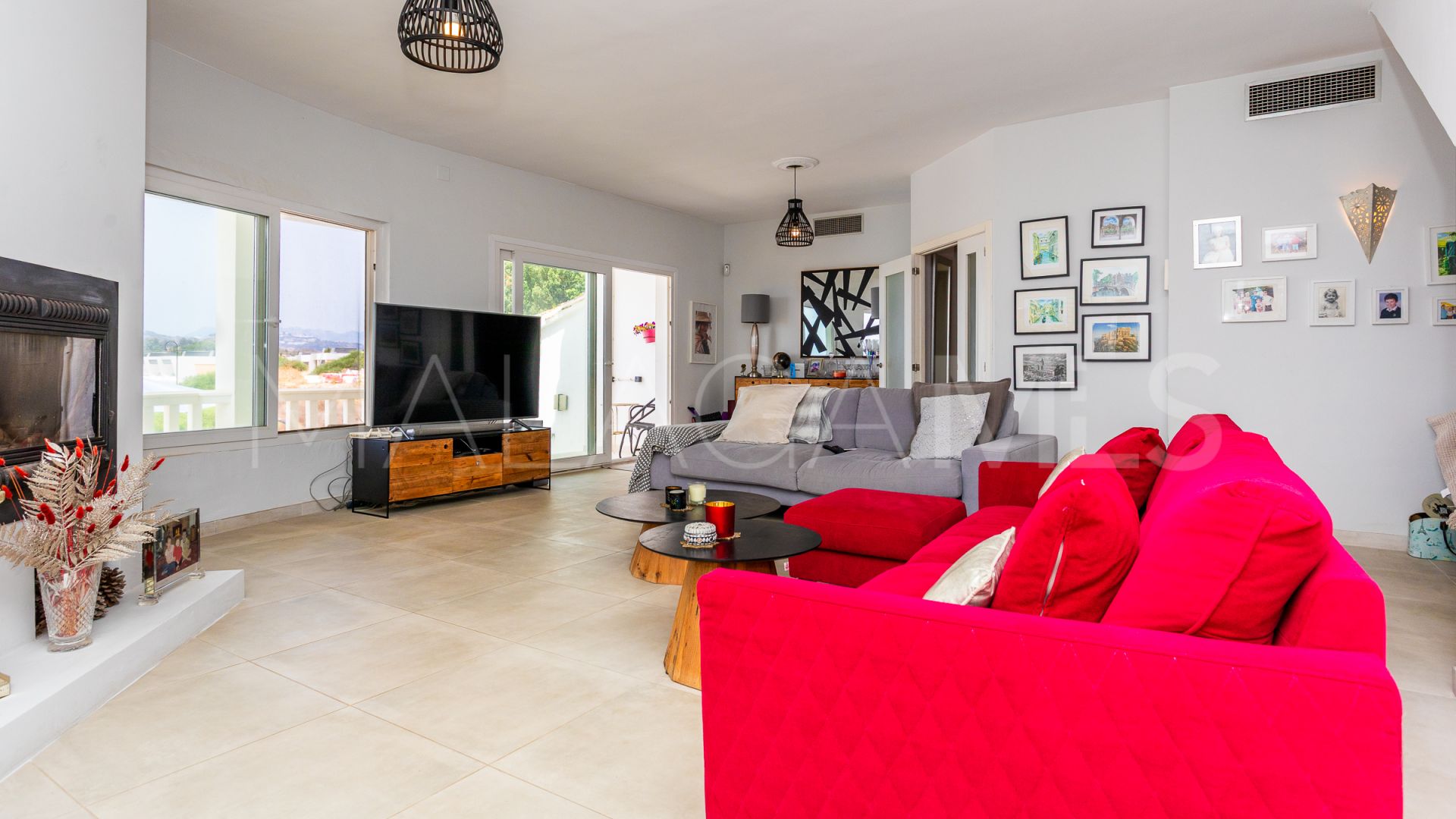 For sale 5 bedrooms villa in El Chaparral
