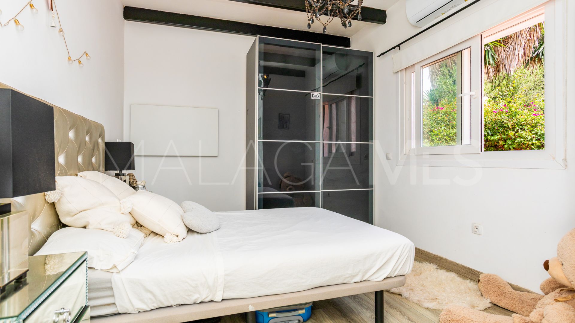 For sale 5 bedrooms villa in El Chaparral