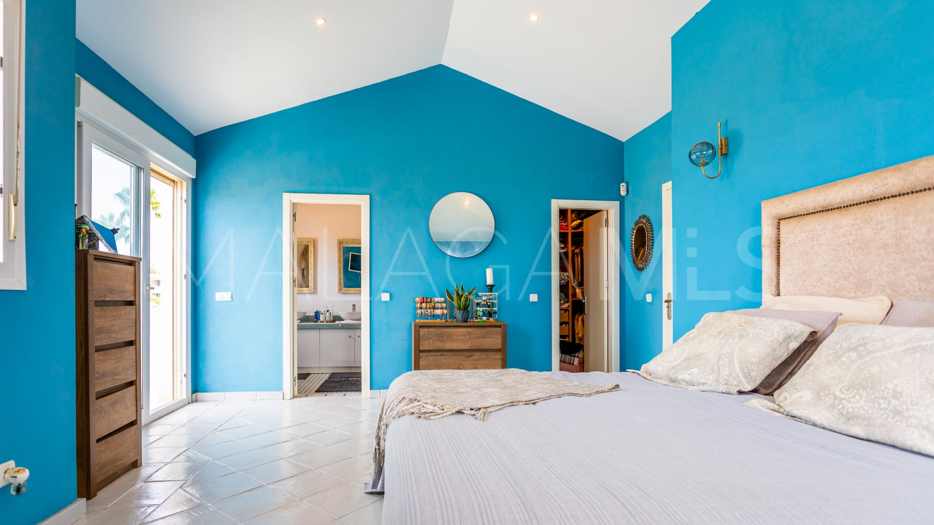For sale 5 bedrooms villa in El Chaparral