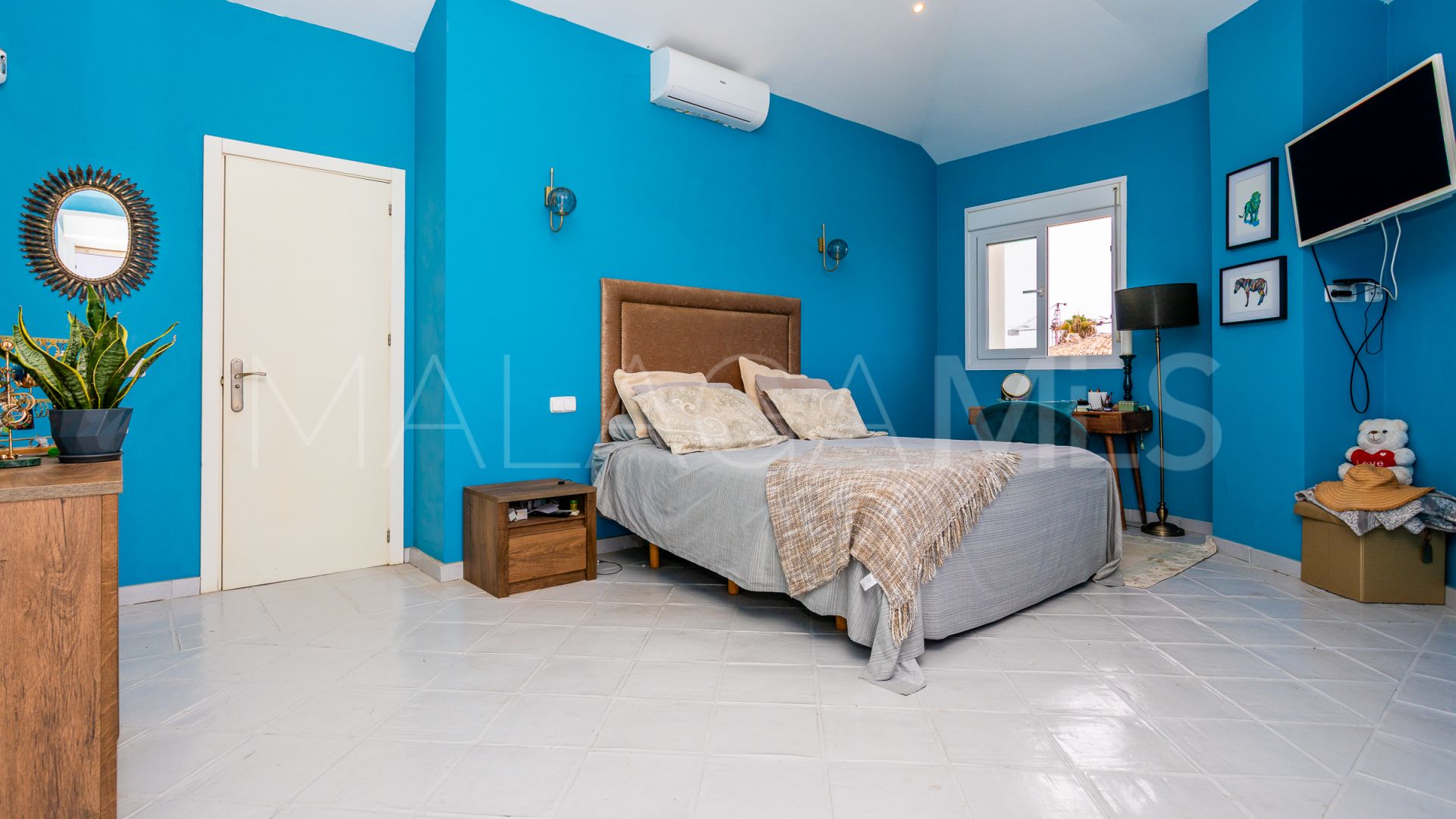 For sale 5 bedrooms villa in El Chaparral