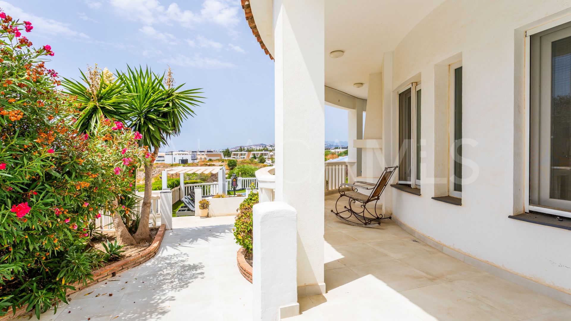 For sale 5 bedrooms villa in El Chaparral
