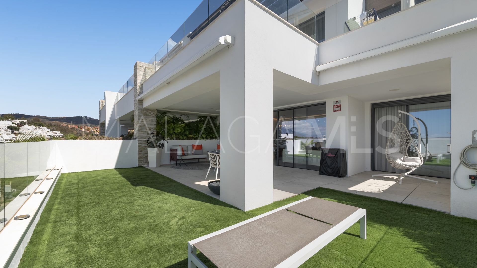 Ground floor apartment for sale in Cabopino