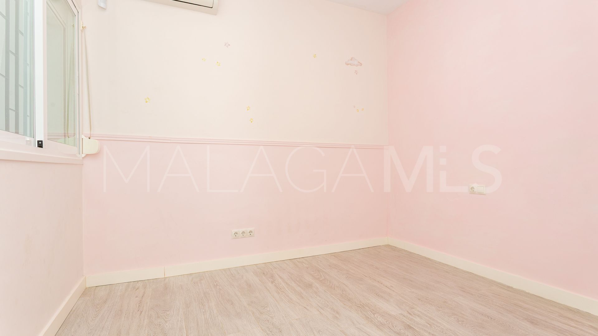 Villa for sale in Calahonda