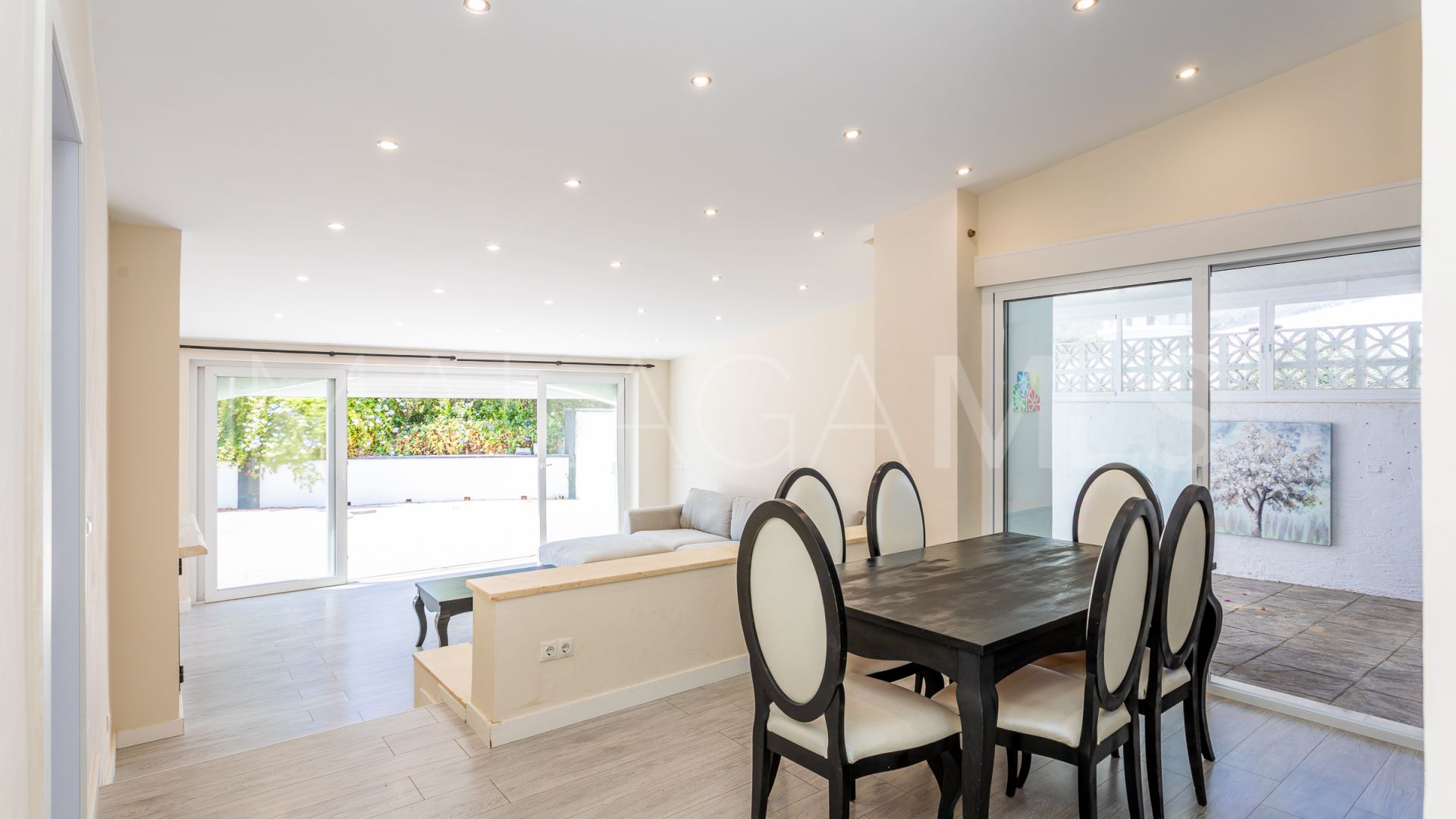 Villa for sale in Calahonda