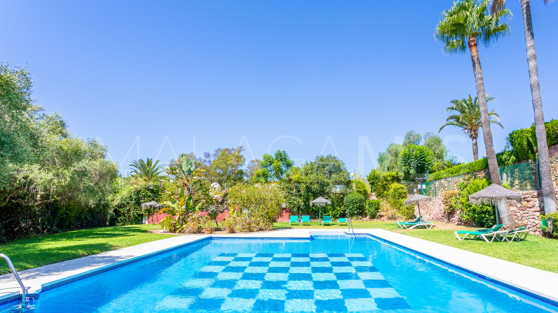 Villa for sale in Calahonda