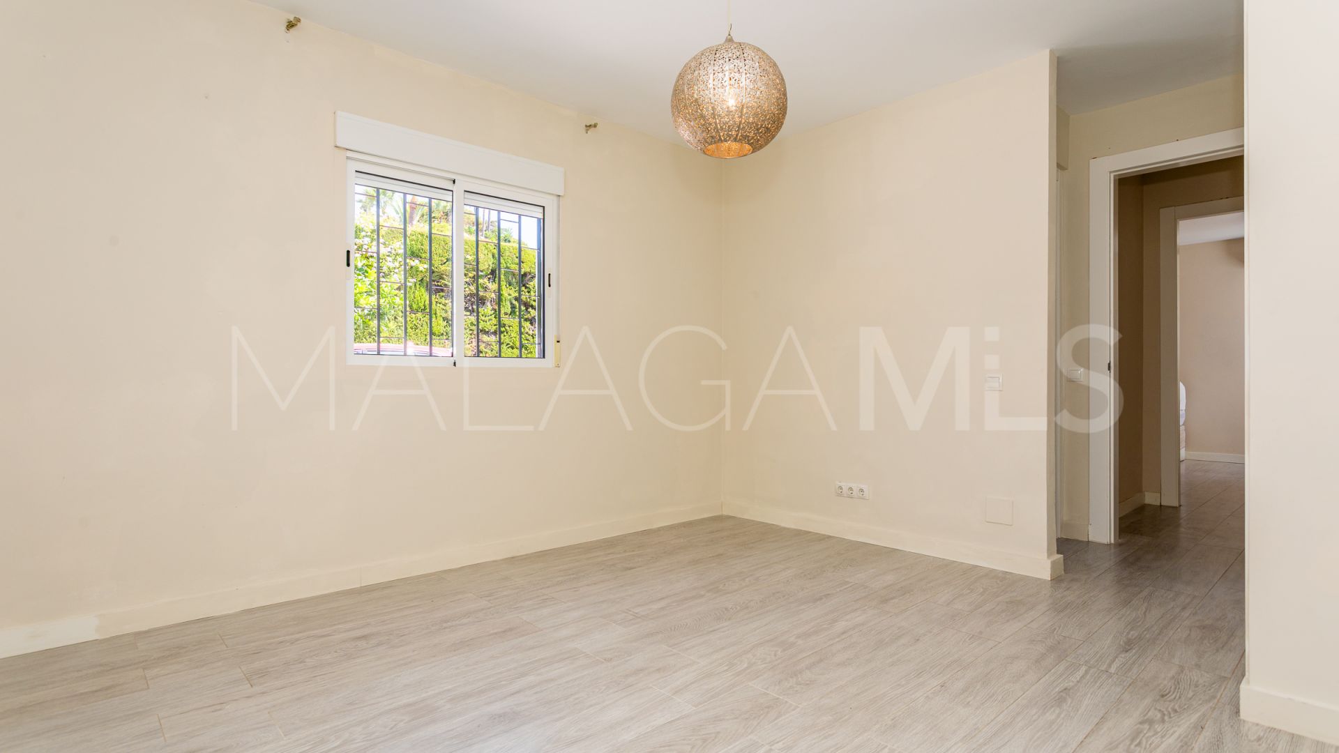 Villa for sale in Calahonda