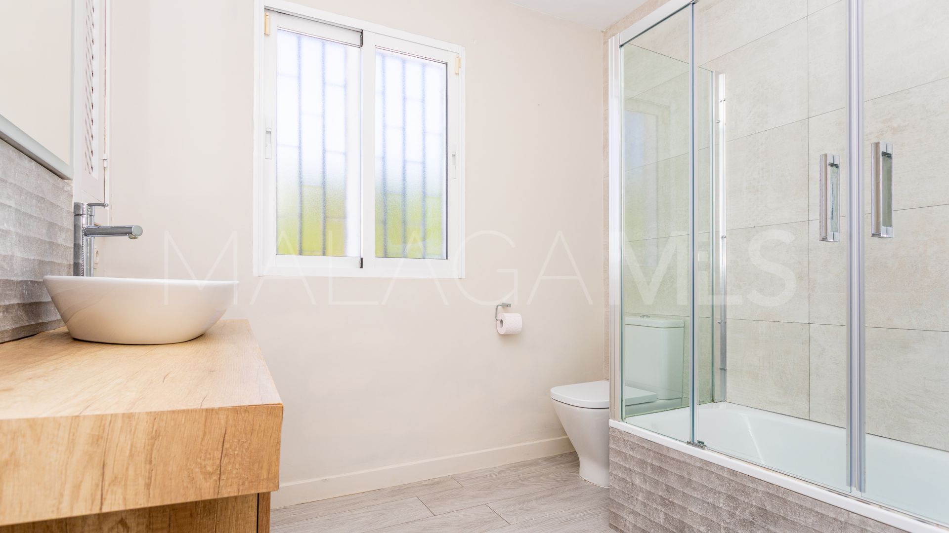 Villa for sale in Calahonda