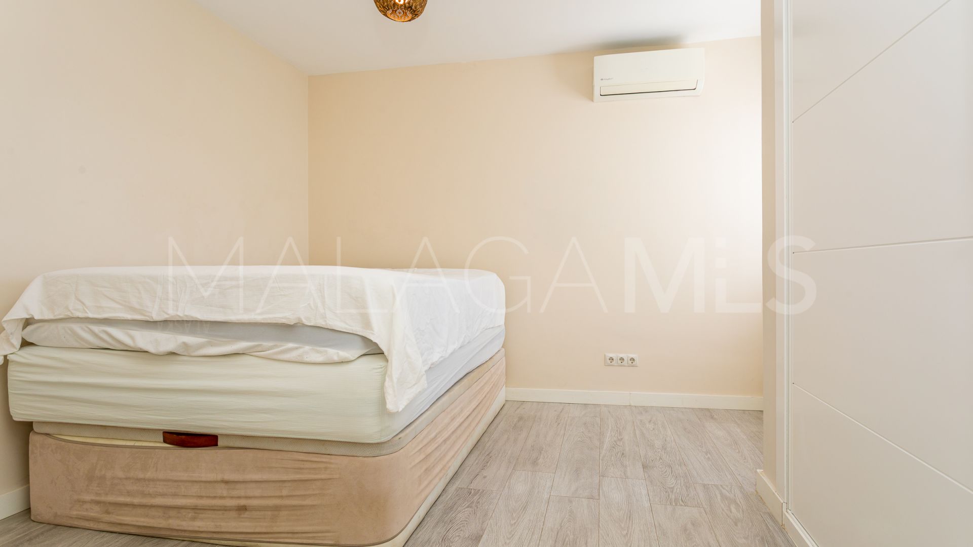 Villa for sale in Calahonda