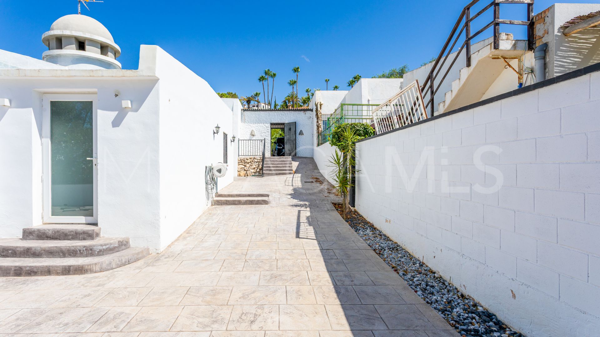 Villa for sale in Calahonda