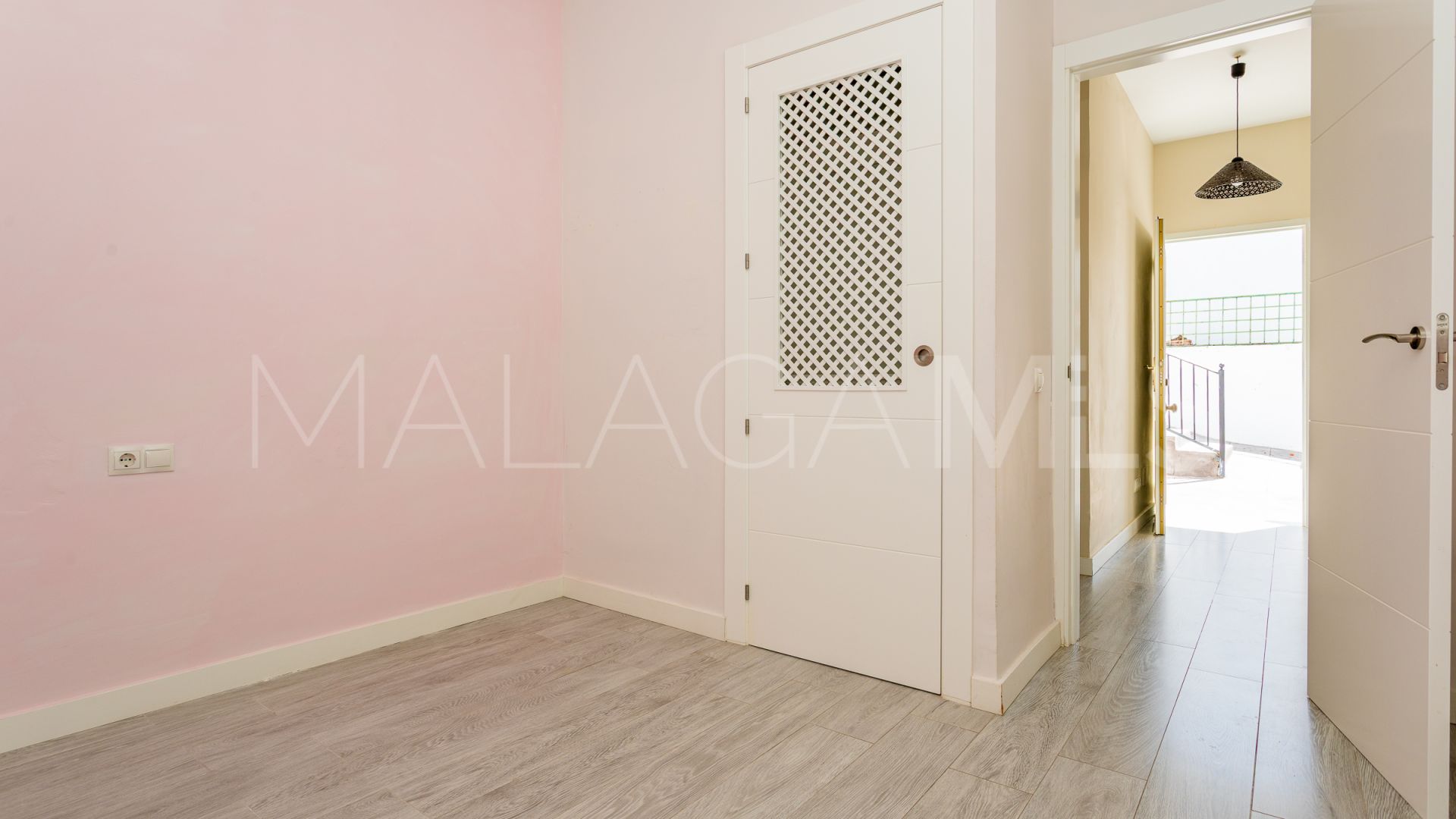 Villa for sale in Calahonda