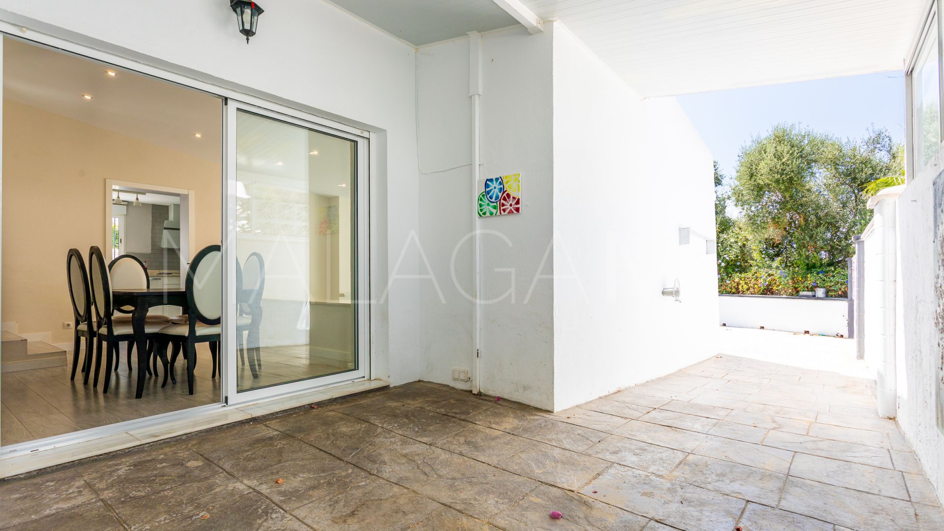 Villa for sale in Calahonda