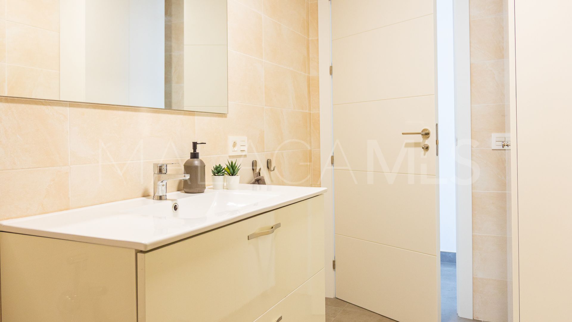 Immeuble for sale in Cala de Mijas