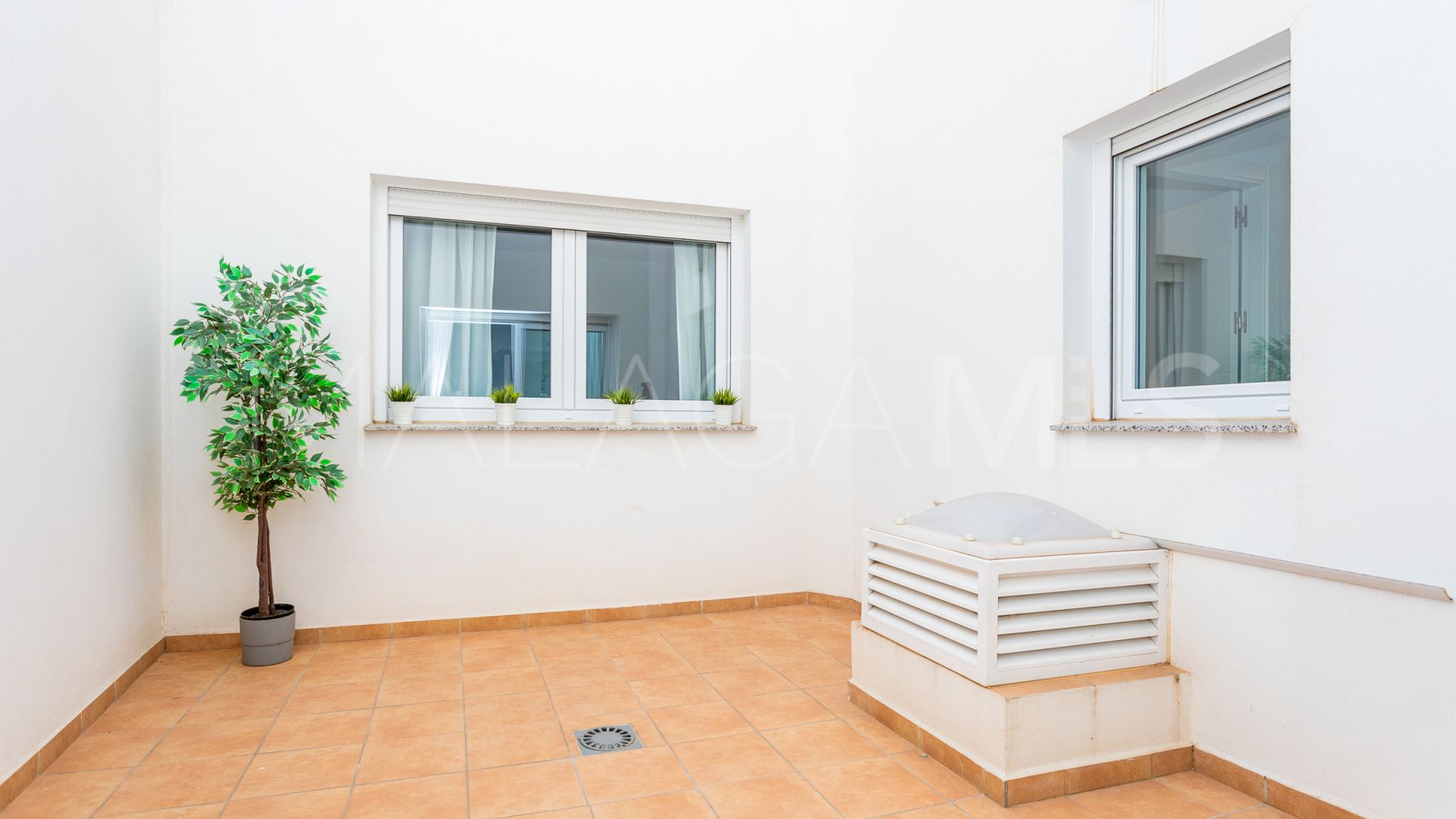 Immeuble for sale in Cala de Mijas