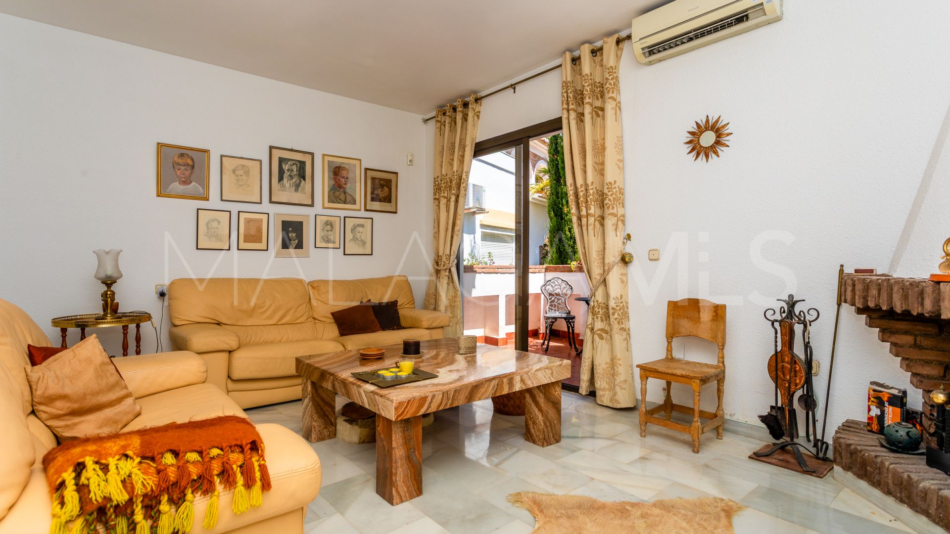 Villa for sale in Calahonda