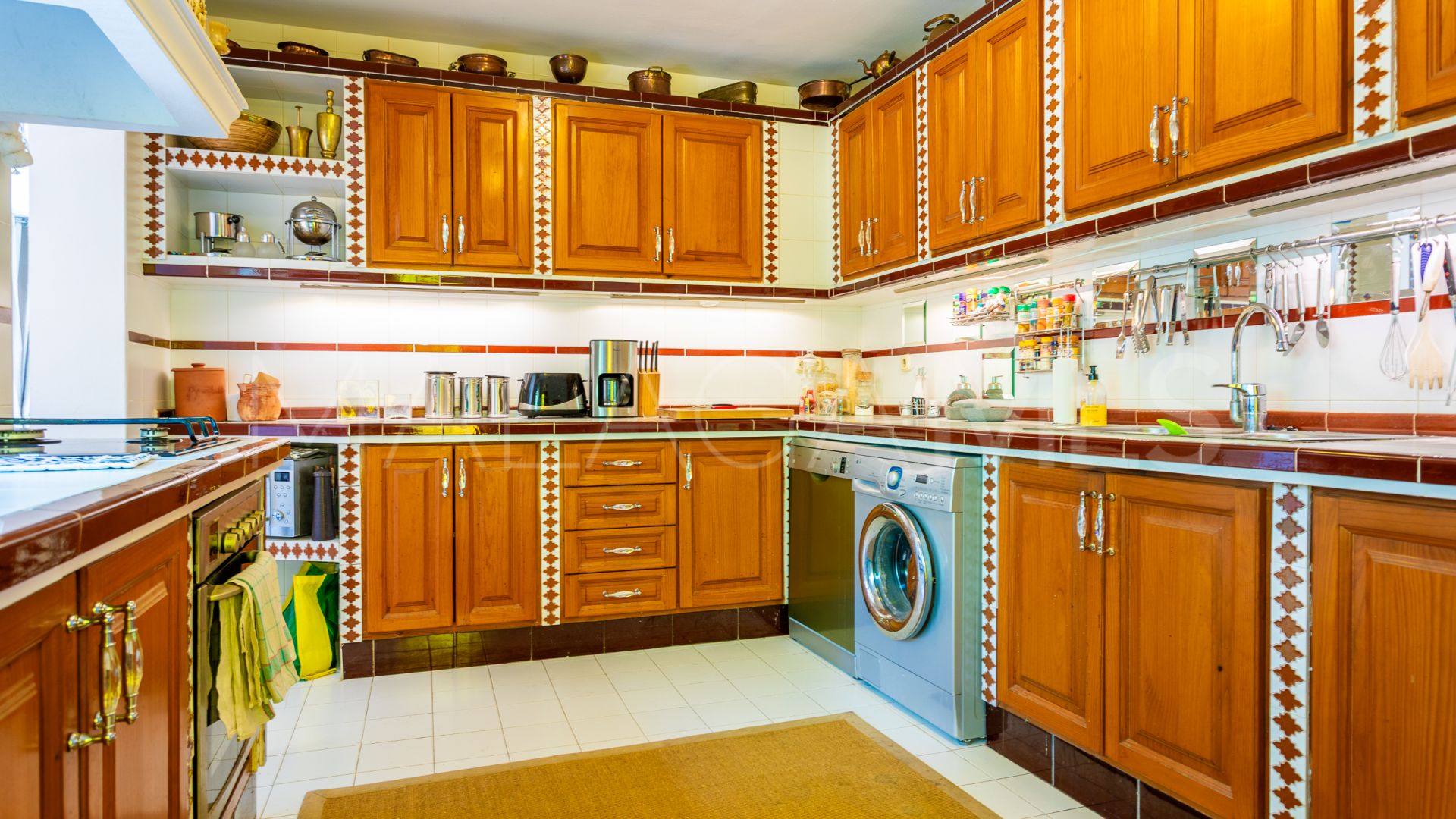 Villa for sale in Calahonda