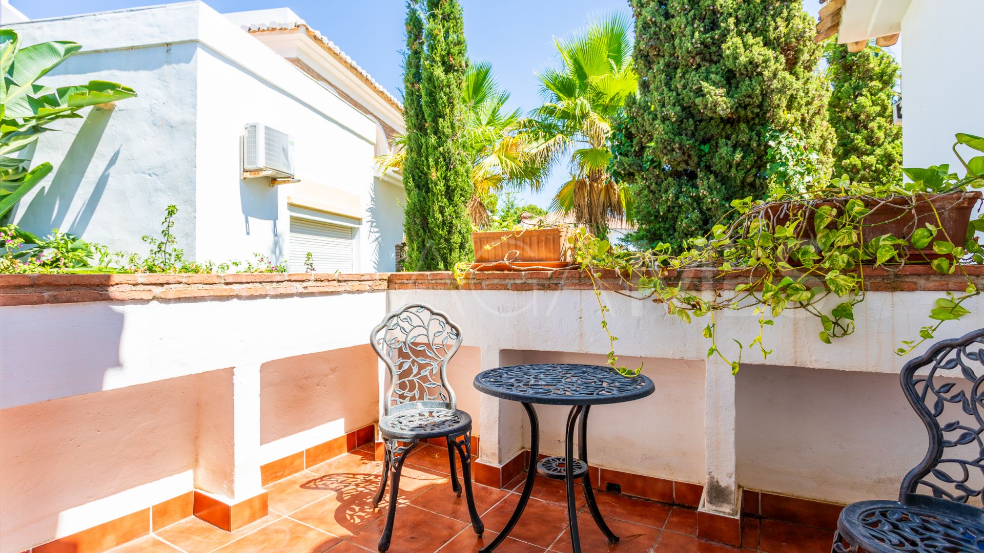 Villa for sale in Calahonda