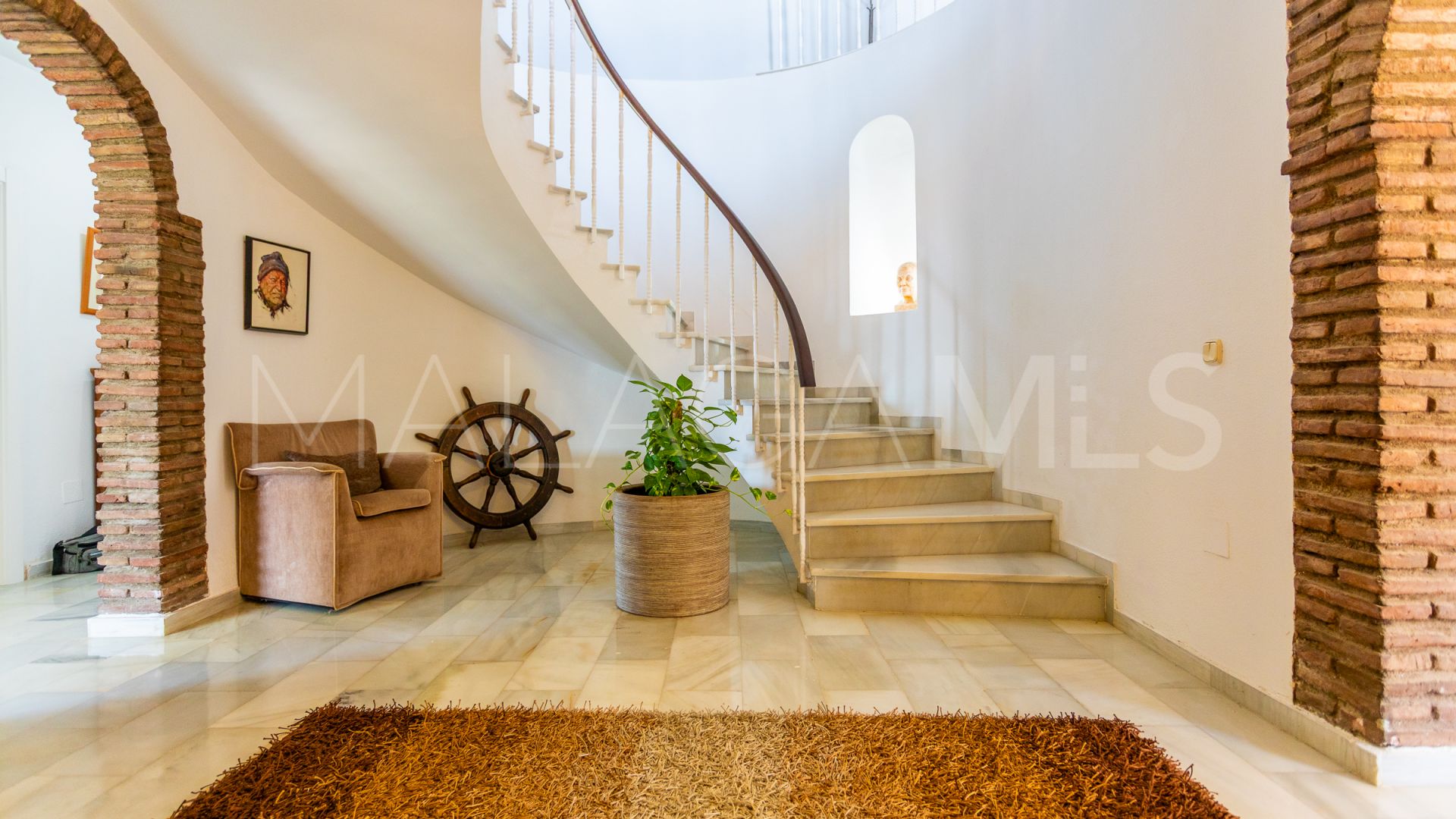 Villa for sale in Calahonda