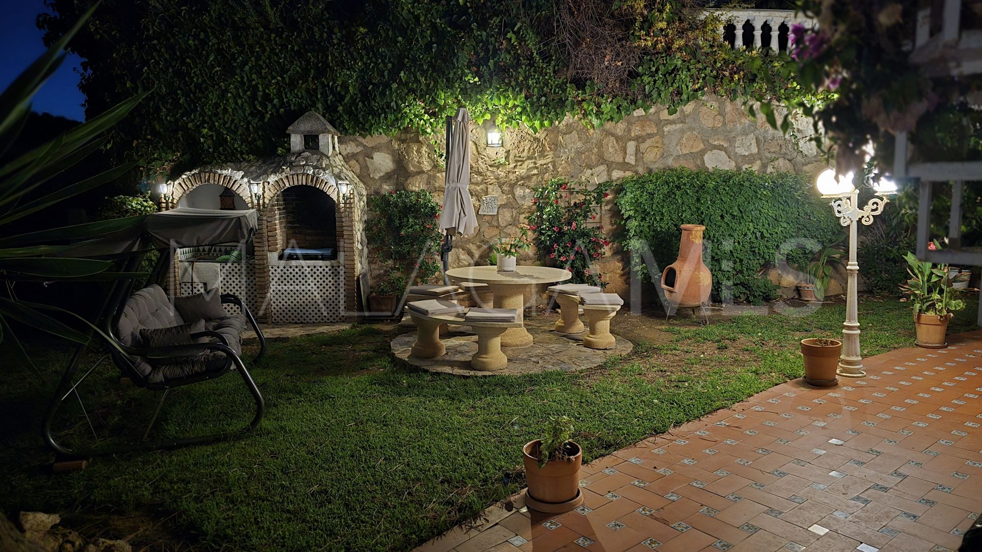 Villa for sale in Calahonda